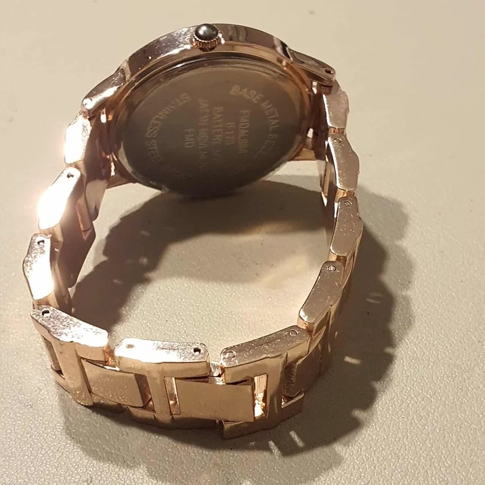 🦋10/$20🦋 FMDAL886 Goldtone/Silver Rhinestone Women's Watch